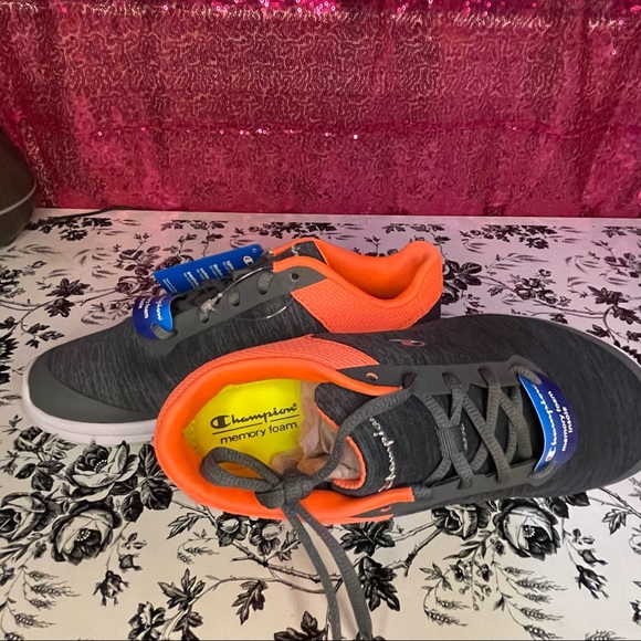 Champion Women tennis shoes - Picture 2 of 4